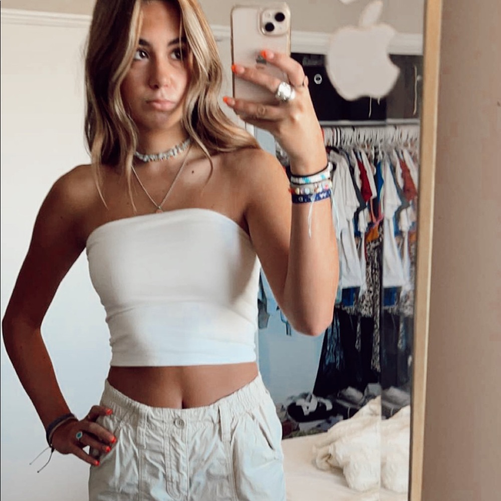 Meet your Posher, Ava